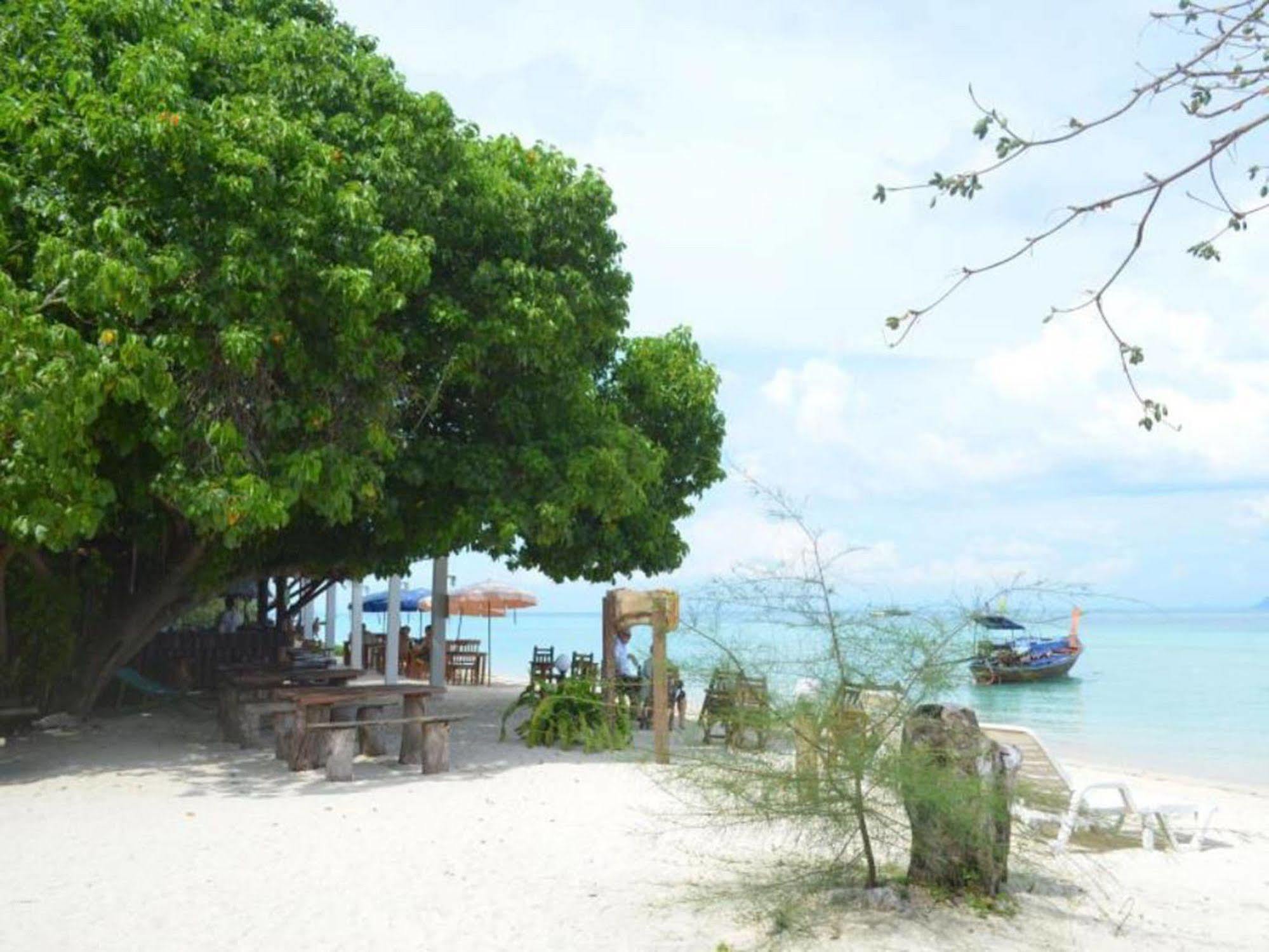 Hotel Koh Ngai Camping Exteriér fotografie